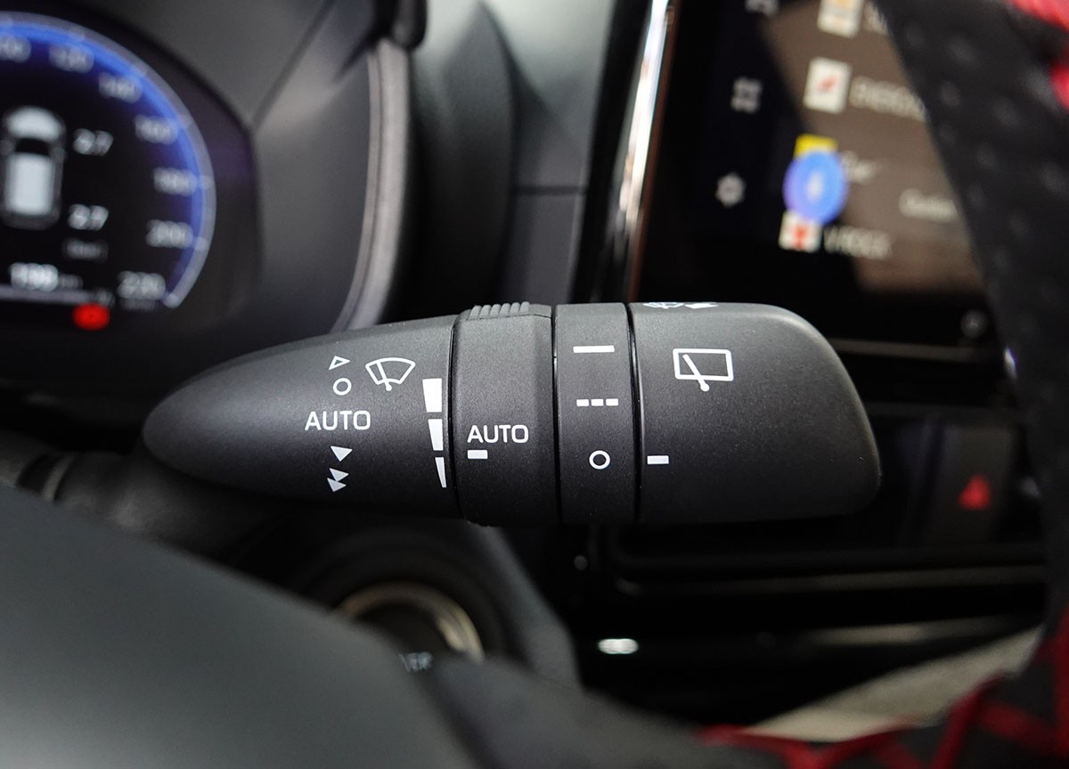 TOYOTA Yaris Cross 1.5 GR Sport e-CVT-image-14