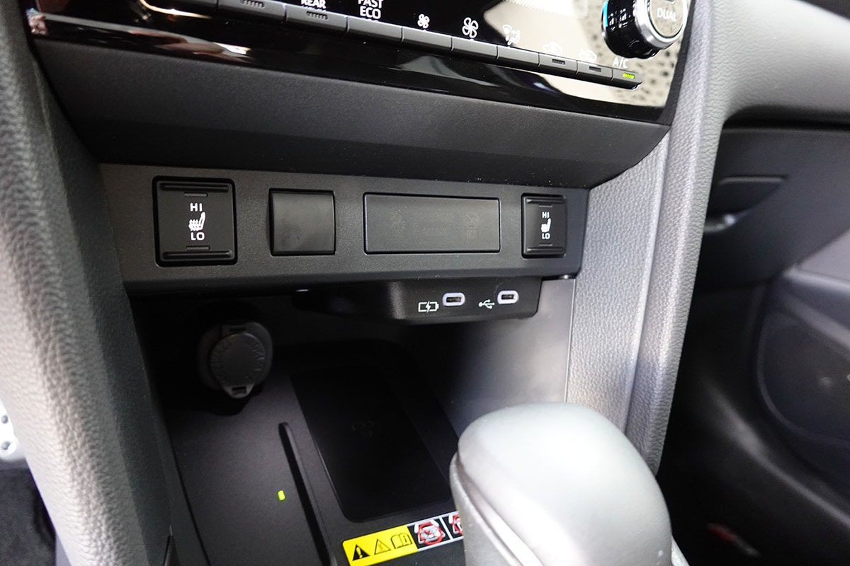 TOYOTA Yaris Cross 1.5 GR Sport e-CVT-image-16