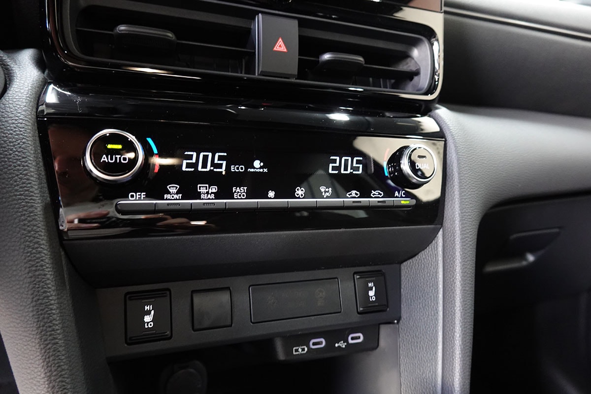 TOYOTA Yaris Cross 1.5 GR Sport e-CVT-image-11