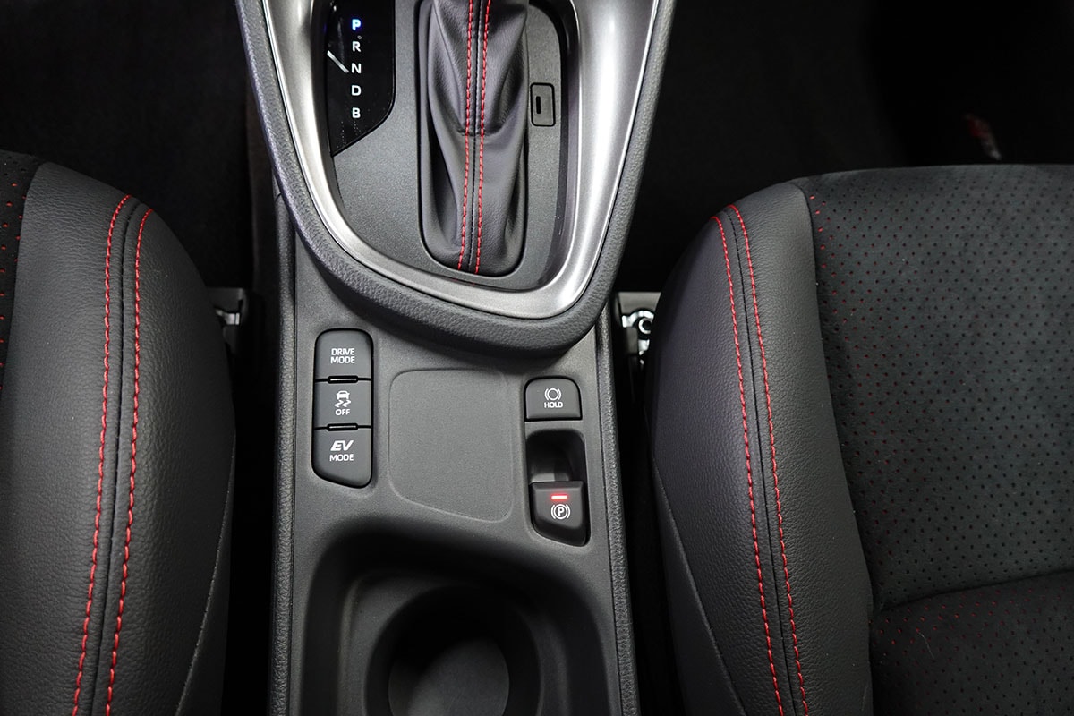 TOYOTA Yaris Cross 1.5 GR Sport e-CVT-image-12