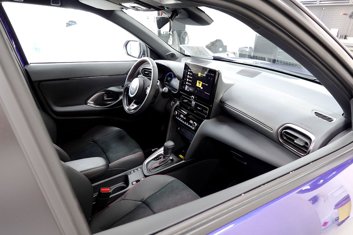 TOYOTA Yaris Cross 1.5 GR Sport e-CVT-image-6