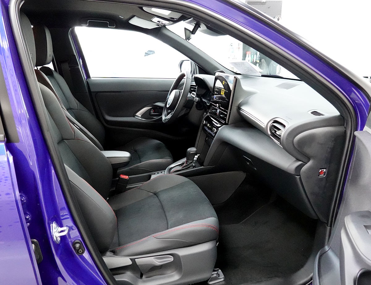TOYOTA Yaris Cross 1.5 GR Sport e-CVT-image-5