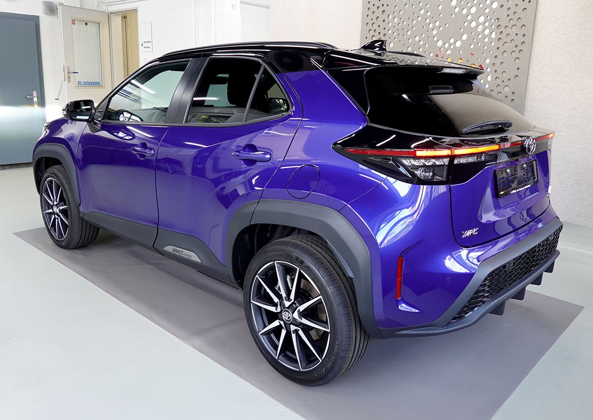 TOYOTA Yaris Cross 1.5 GR Sport e-CVT-image-2