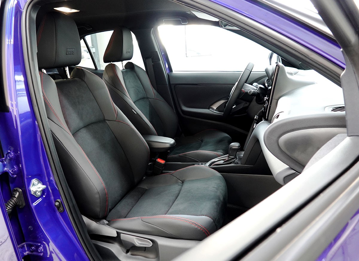 TOYOTA Yaris Cross 1.5 GR Sport e-CVT-image-4