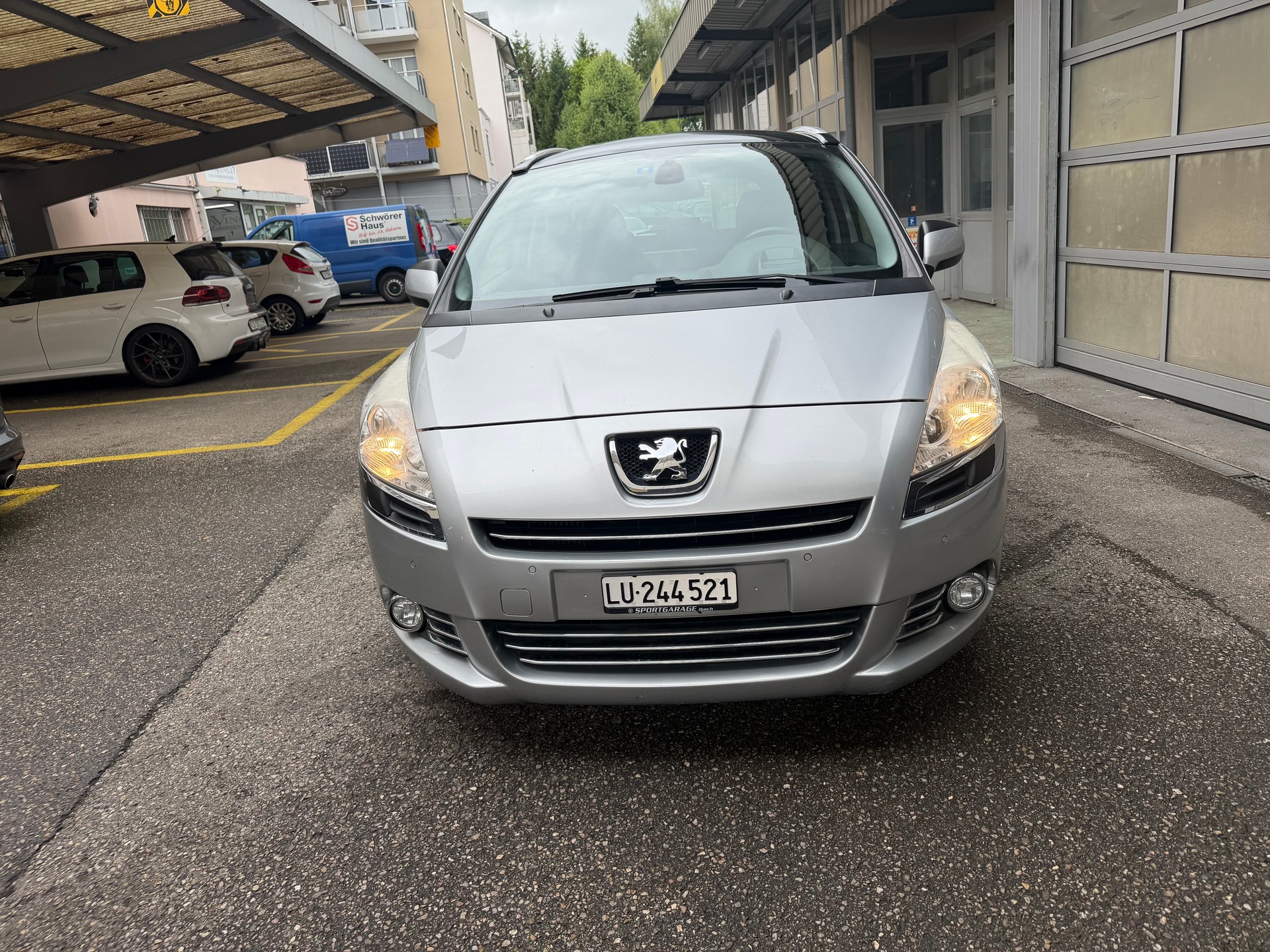 PEUGEOT 5008 1.6 16V T Sport Pack Automatic-image-0