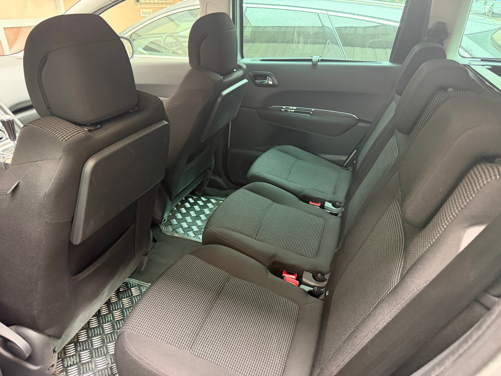 PEUGEOT 5008 1.6 16V T Sport Pack Automatic-image-8