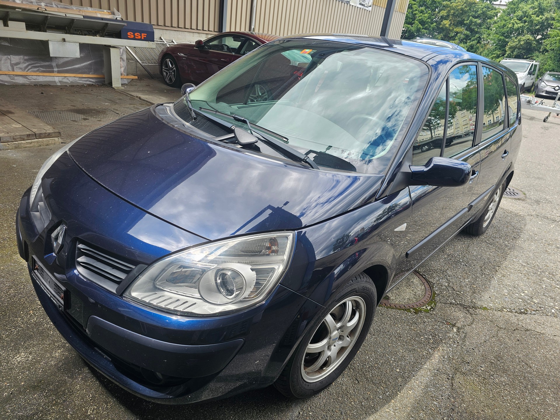 RENAULT Grand Scénic 2.0 16V Fairway Automatic-image-0
