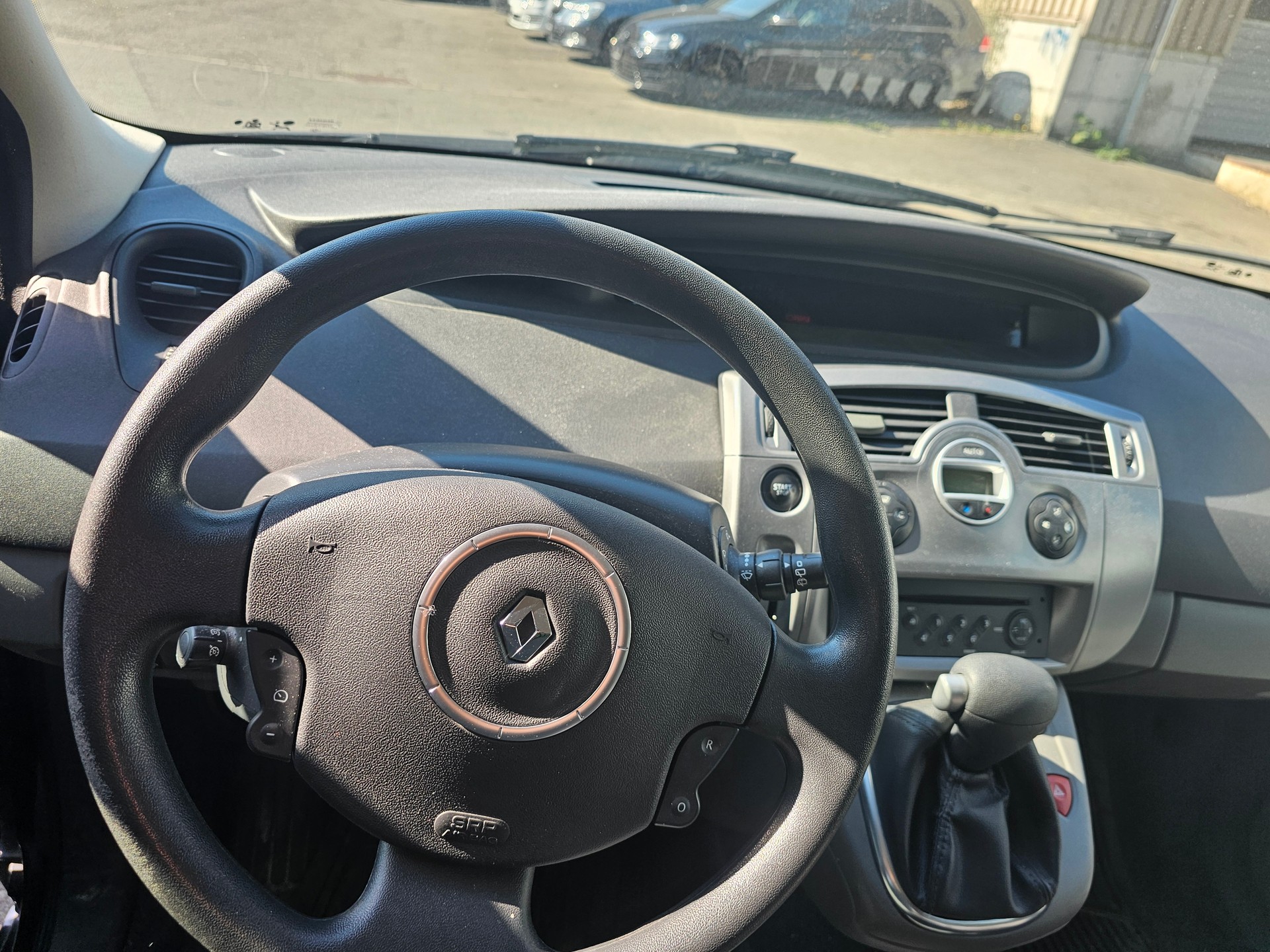 RENAULT Grand Scénic 2.0 16V Fairway Automatic-image-5