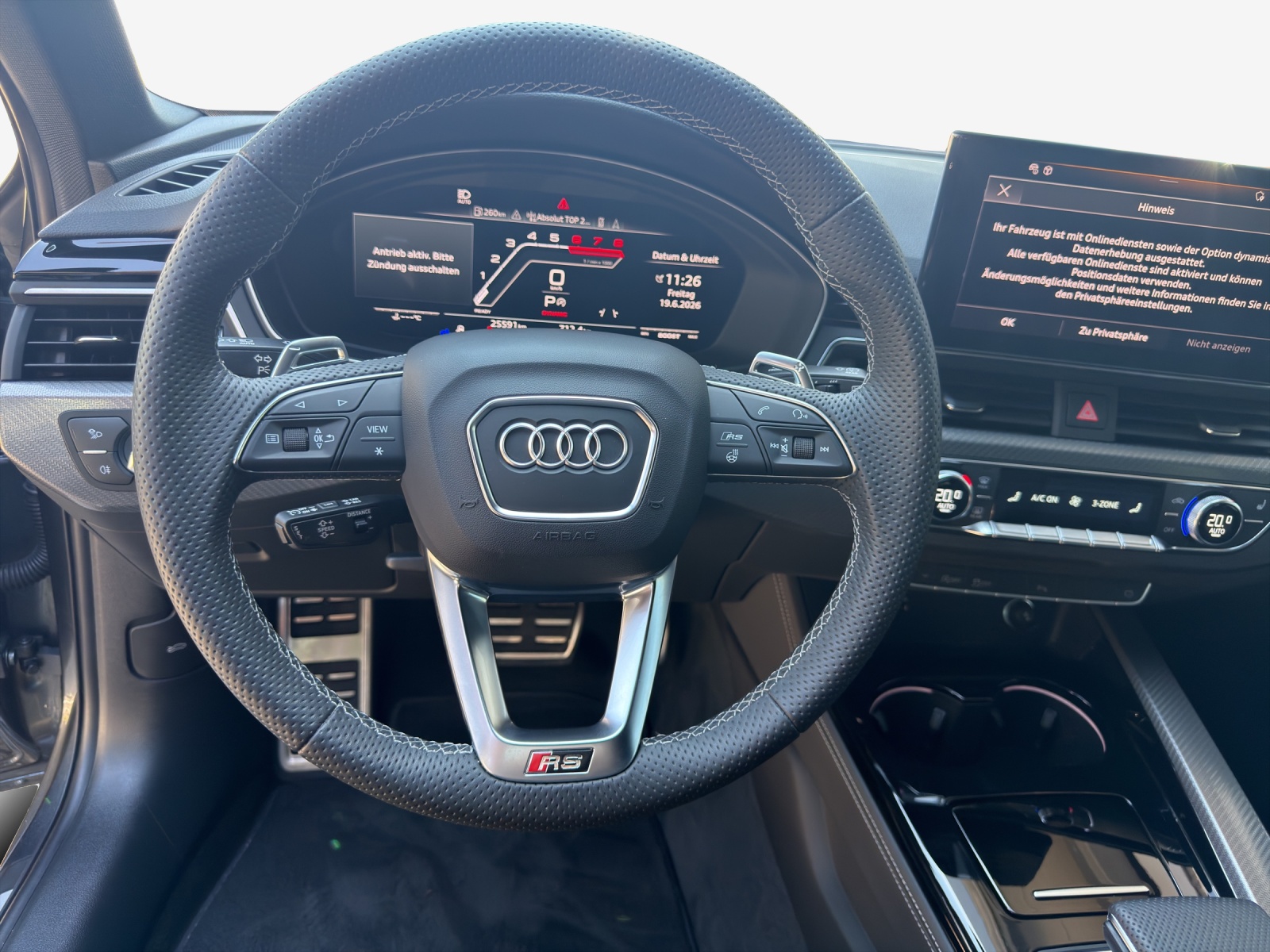 AUDI RS4 Avant quattro tiptronic-image-8