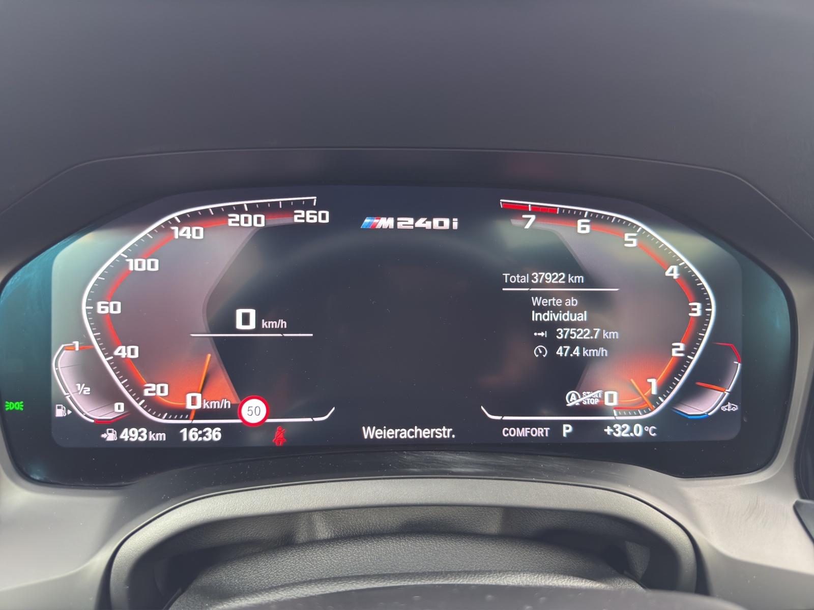 BMW M240i xDrive Coupé-image-15