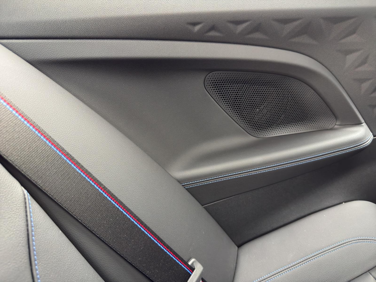 BMW M240i xDrive Coupé-image-19