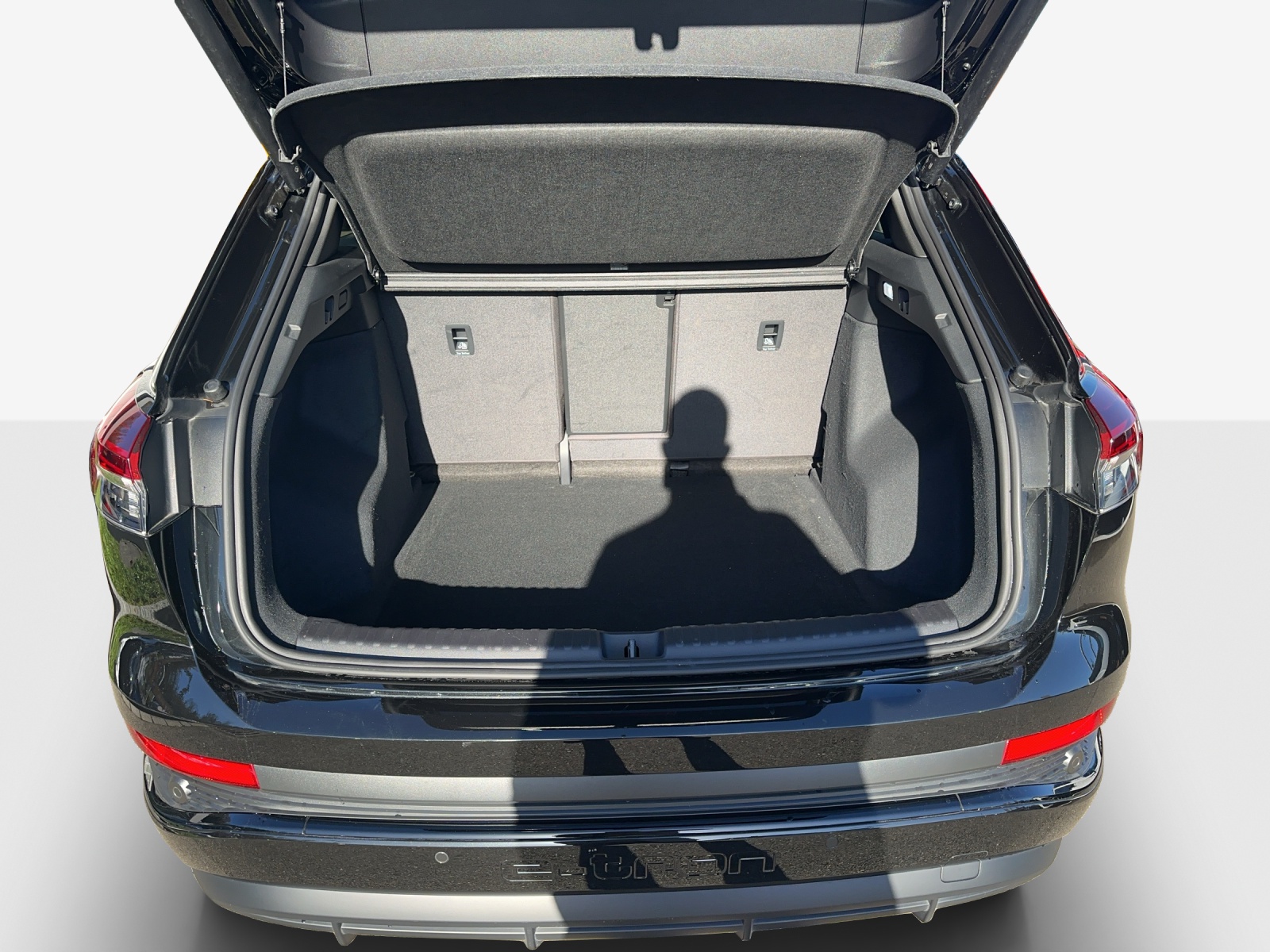 AUDI Q4 e-tron 50 quattro-image-12