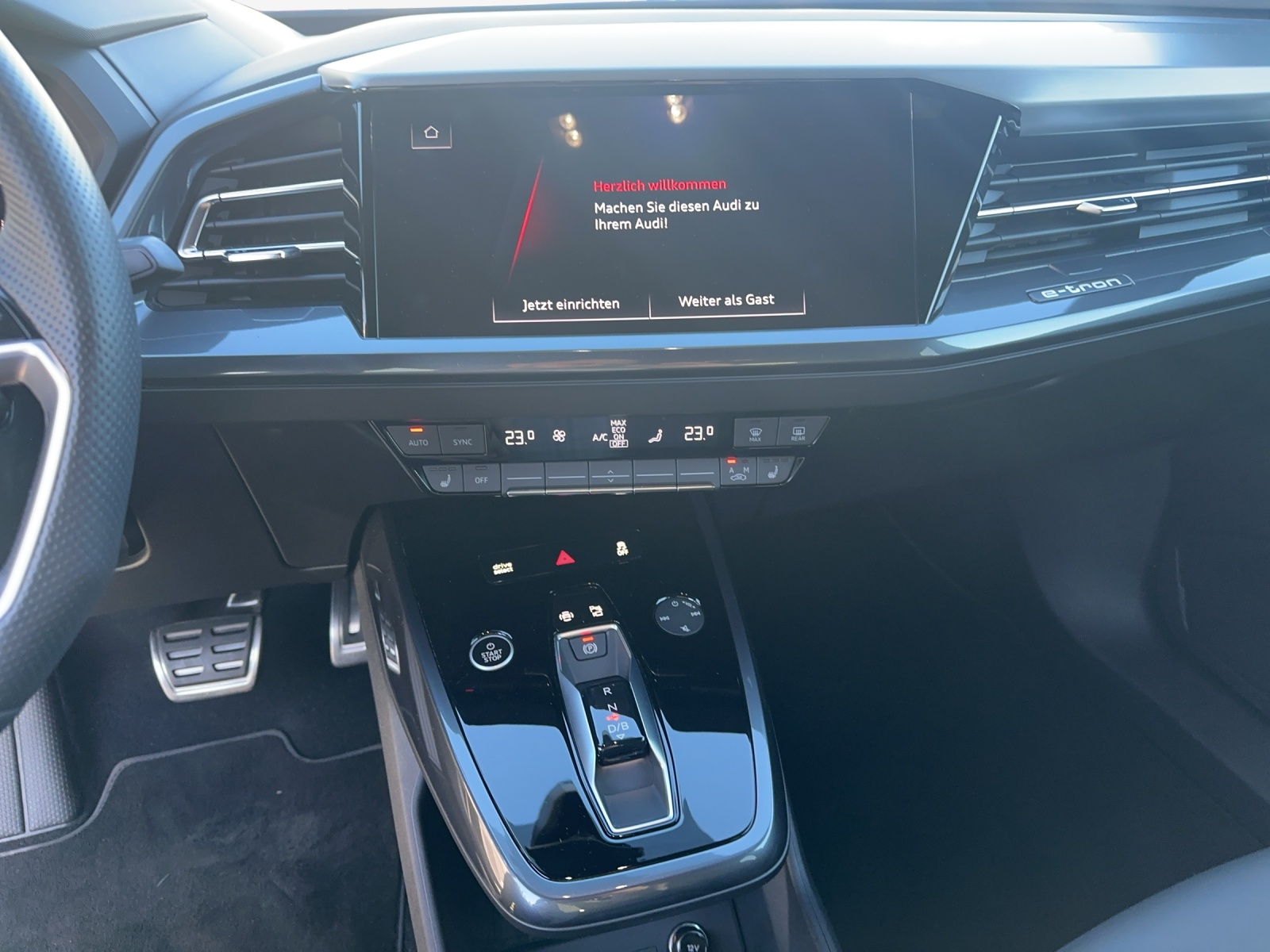 AUDI Q4 e-tron 50 quattro-image-10