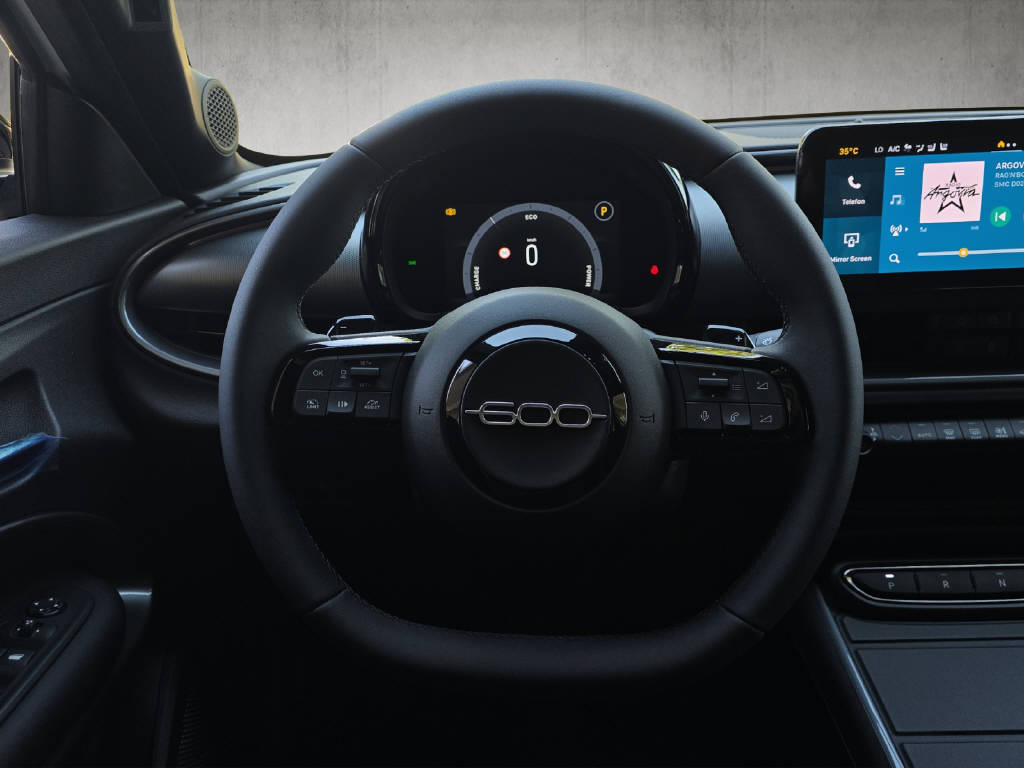 FIAT 600 1.2 Hybrid 145 Sport-image-10
