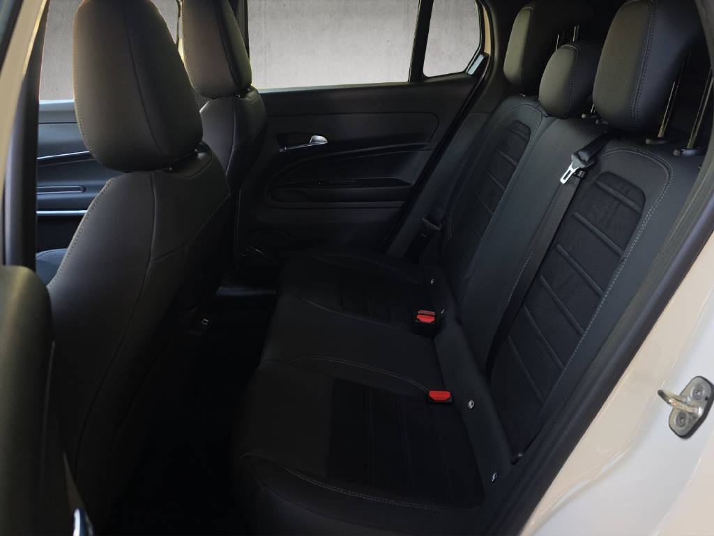 FIAT 600 1.2 Hybrid 145 Sport-image-11