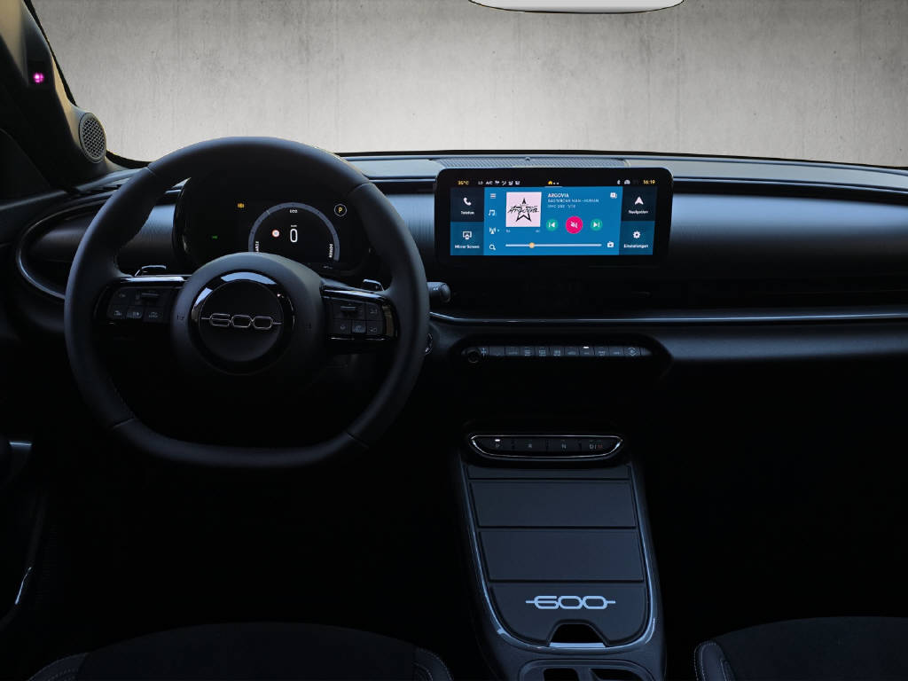 FIAT 600 1.2 Hybrid 145 Sport-image-9