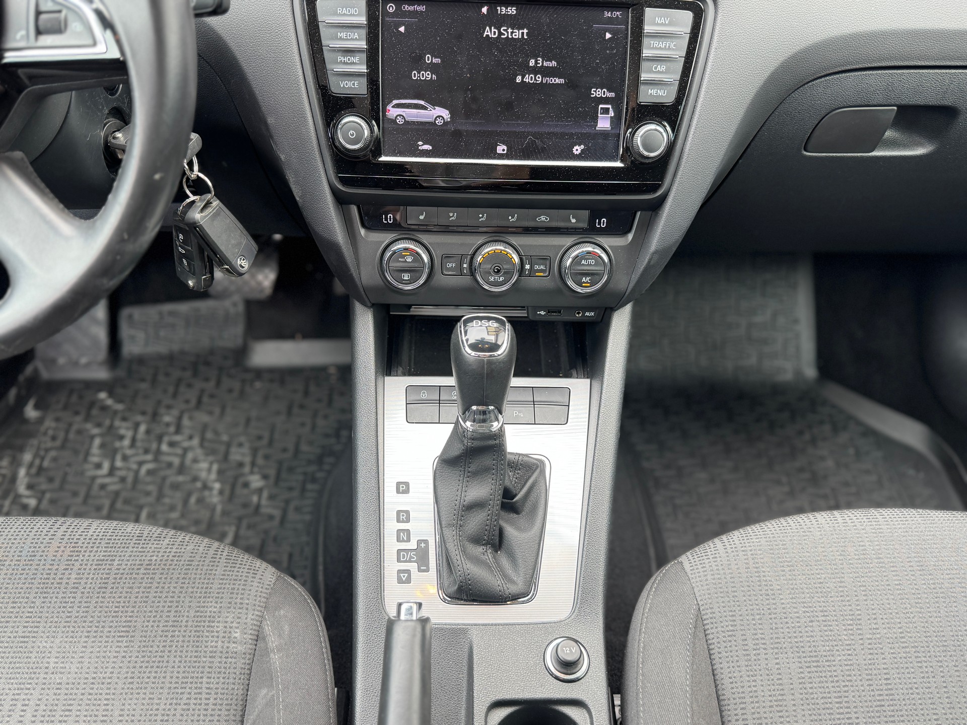 SKODA Octavia Combi 2.0 TDI Elegance DSG-image-12