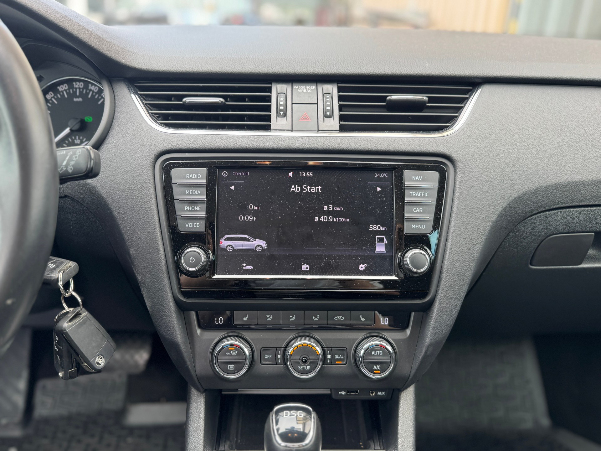 SKODA Octavia Combi 2.0 TDI Elegance DSG-image-11