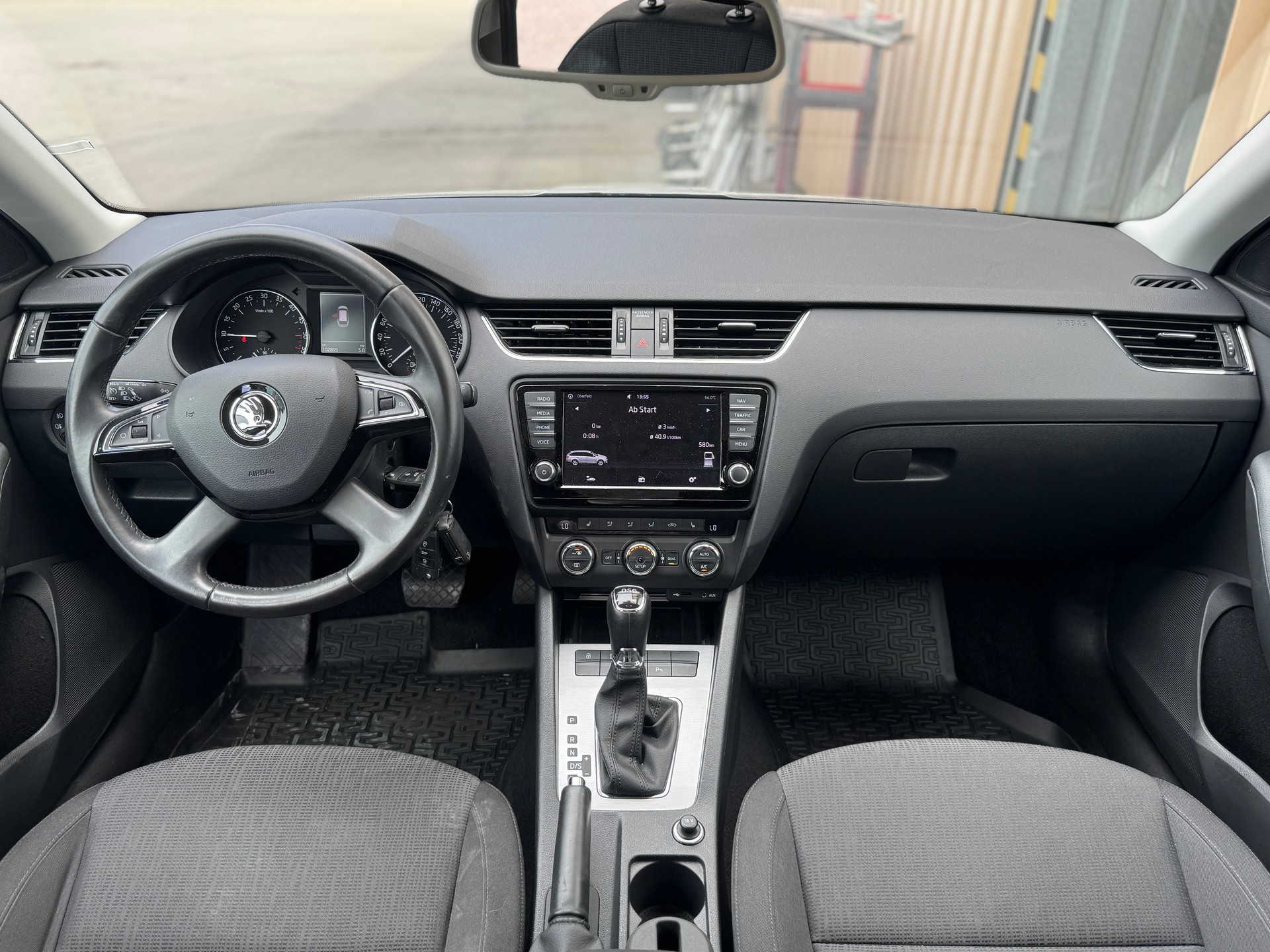 SKODA Octavia Combi 2.0 TDI Elegance DSG-image-8