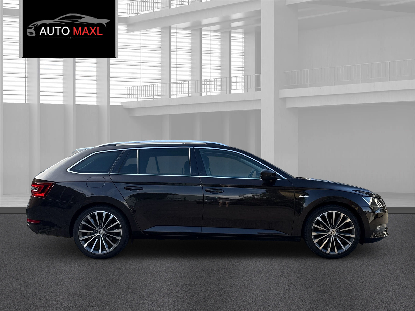 SKODA Superb Combi 2.0 TDi L&K 4x4 DSG-image-4
