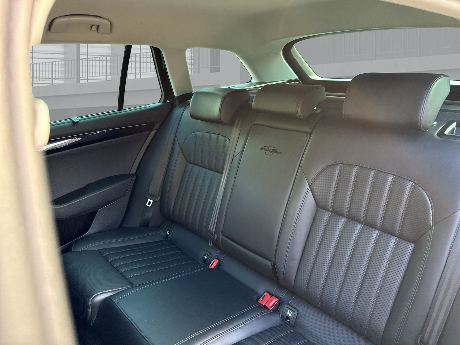 SKODA Superb Combi 2.0 TDi L&K 4x4 DSG-image-15