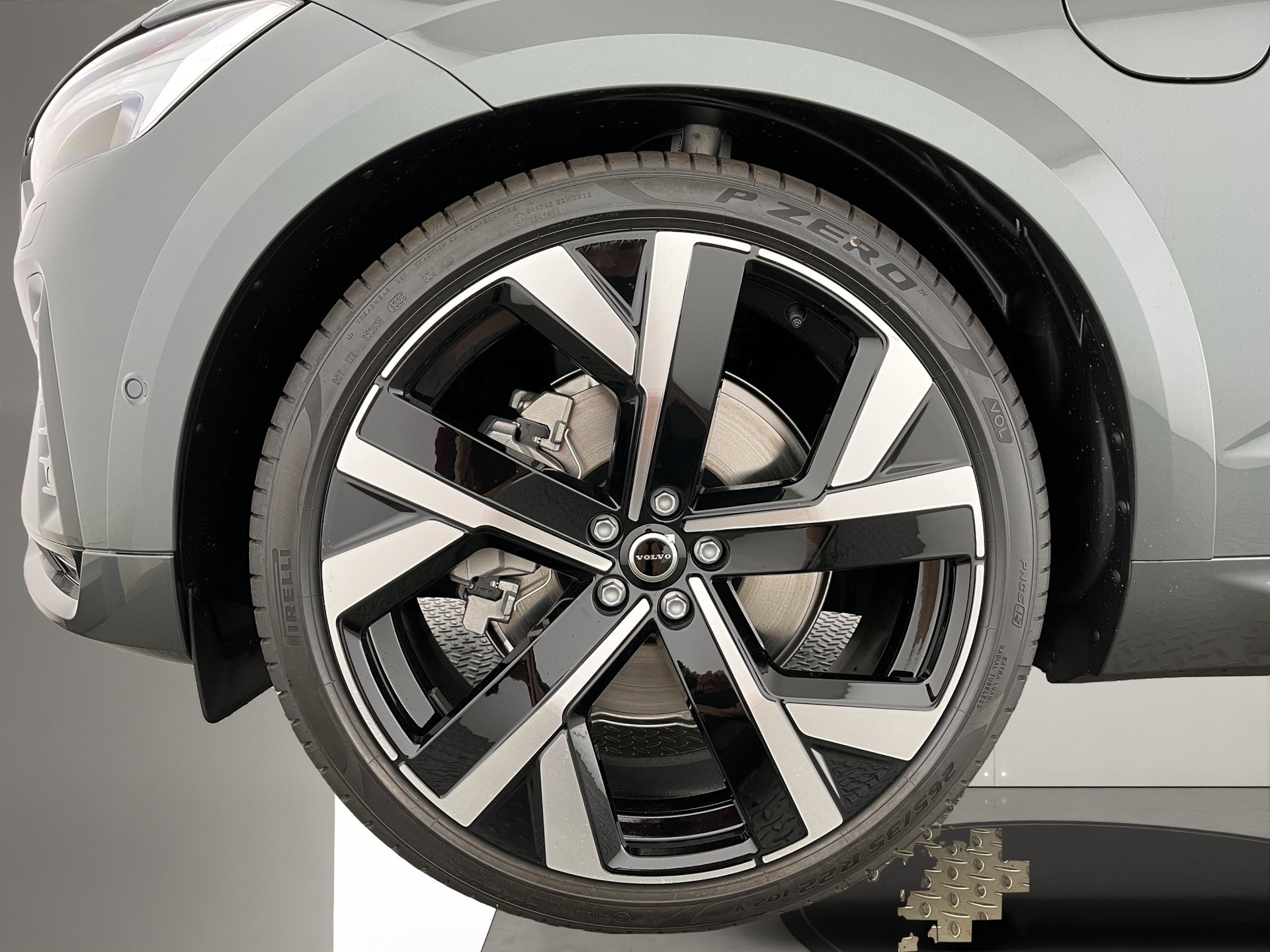 VOLVO XC60 2.0 T8 TE Ultra Dark eAWD-image-6
