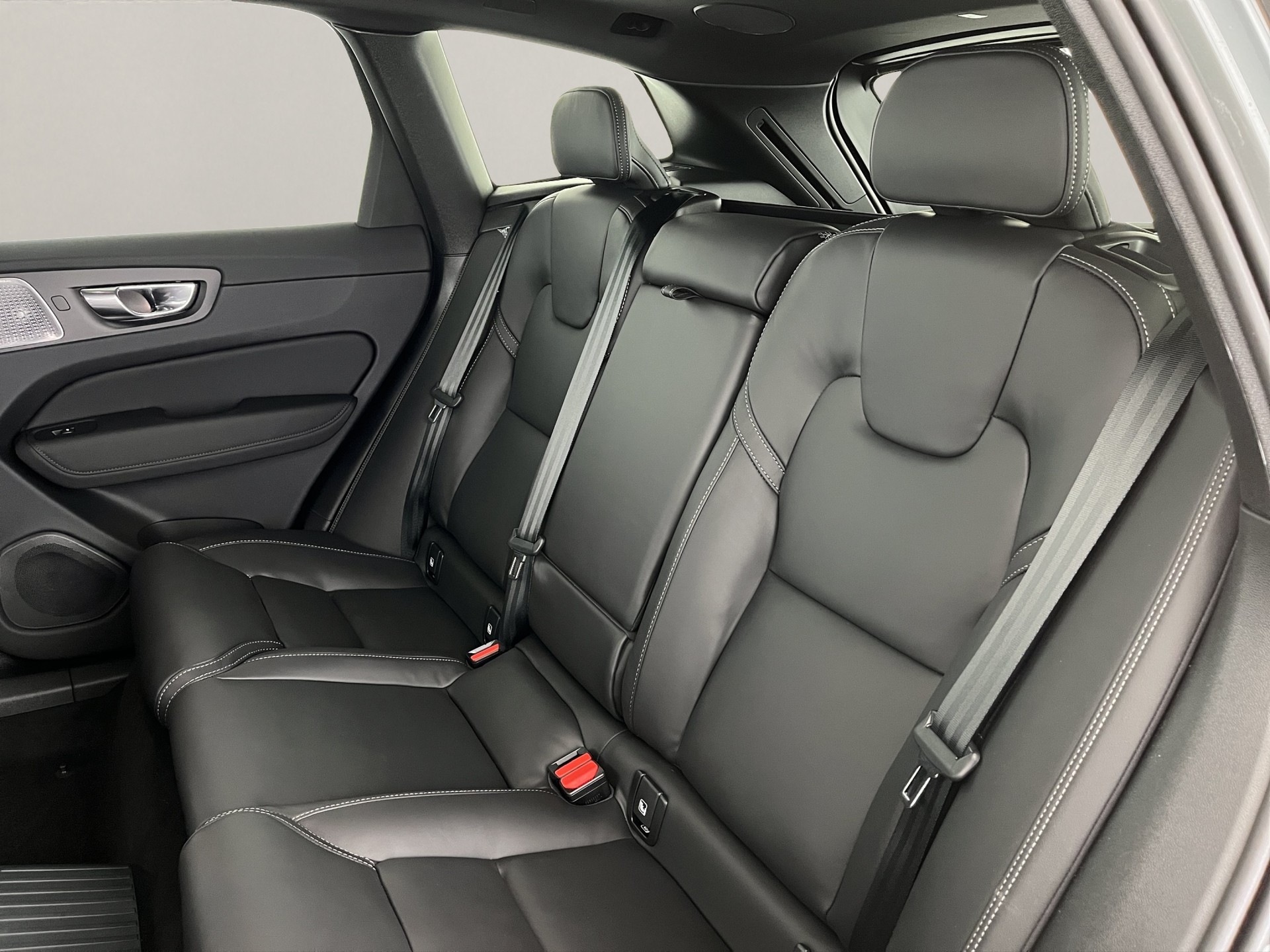 VOLVO XC60 2.0 T8 TE Ultra Dark eAWD-image-17