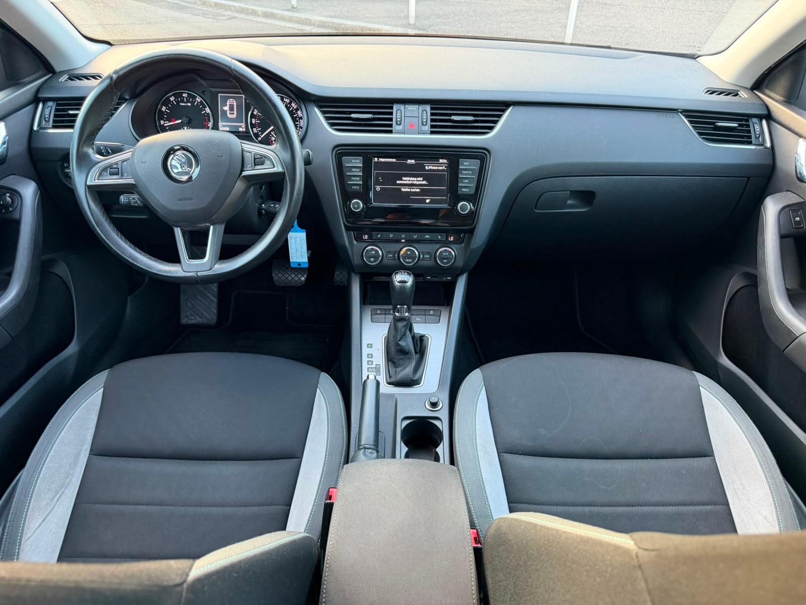SKODA Octavia Combi 1.8 TSI Ambition 4x4 DSG-image-5