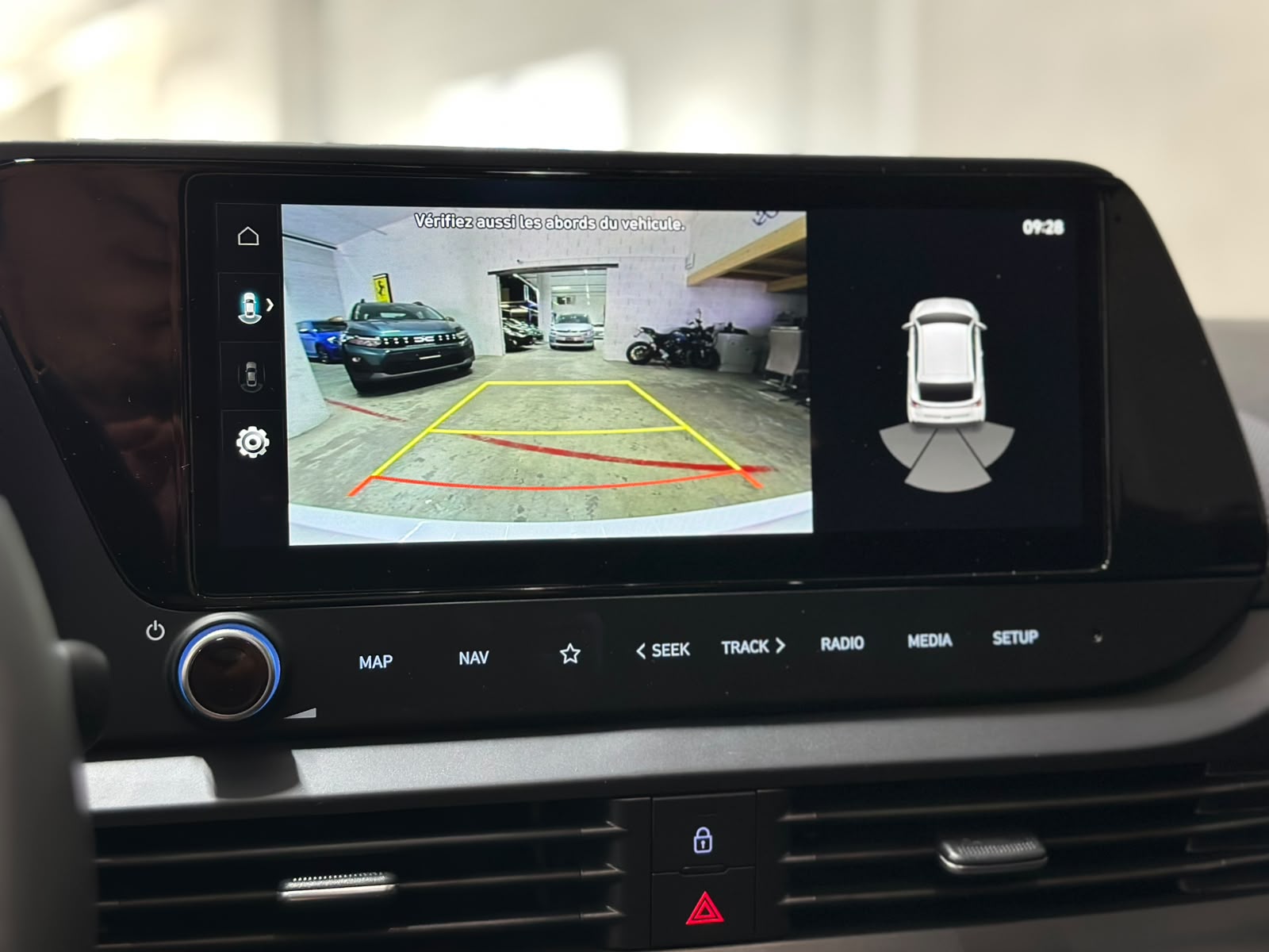HYUNDAI i20 1.0 T-GDi Amplia DCT-image-14