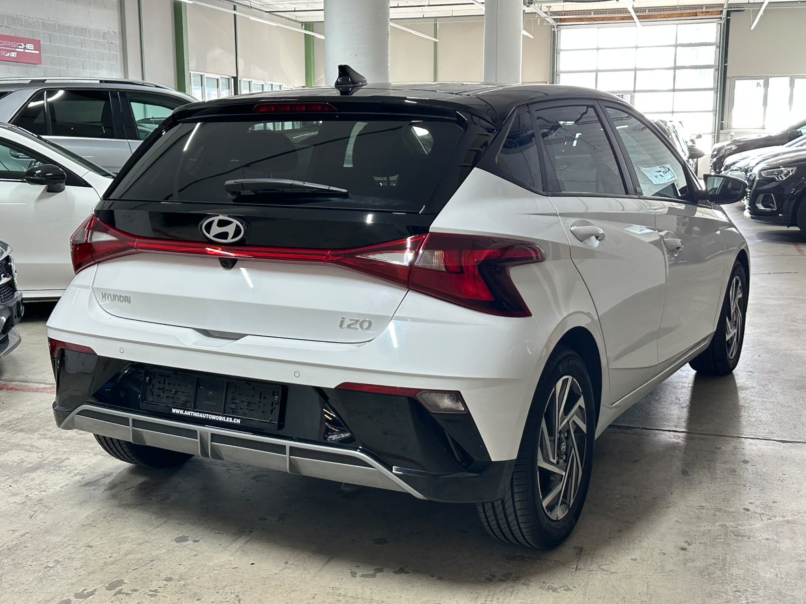 HYUNDAI i20 1.0 T-GDi Amplia DCT-image-5