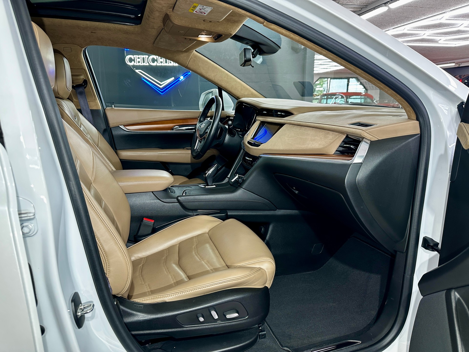 CADILLAC XT5 Crossover 3.6 Platinum Automatic-image-14