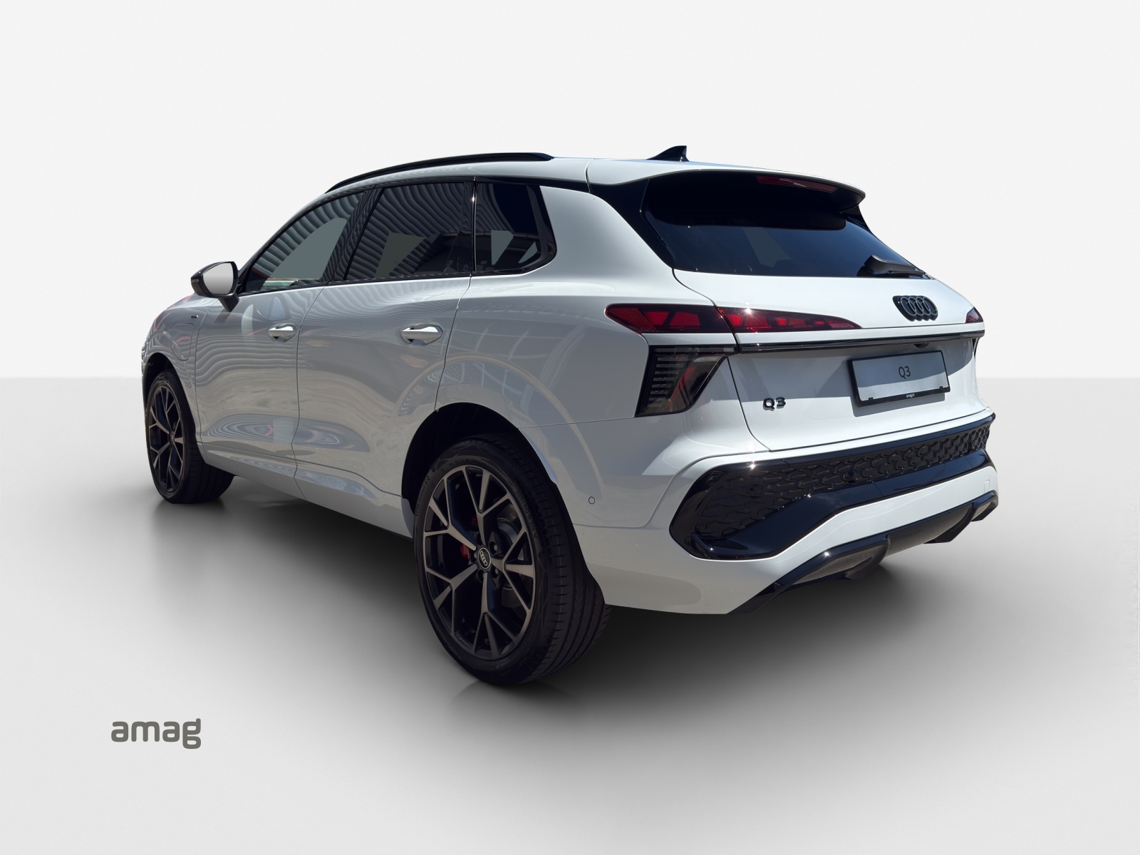 AUDI Q3 SUV e-hybrid 200 kW S tronig-image-3