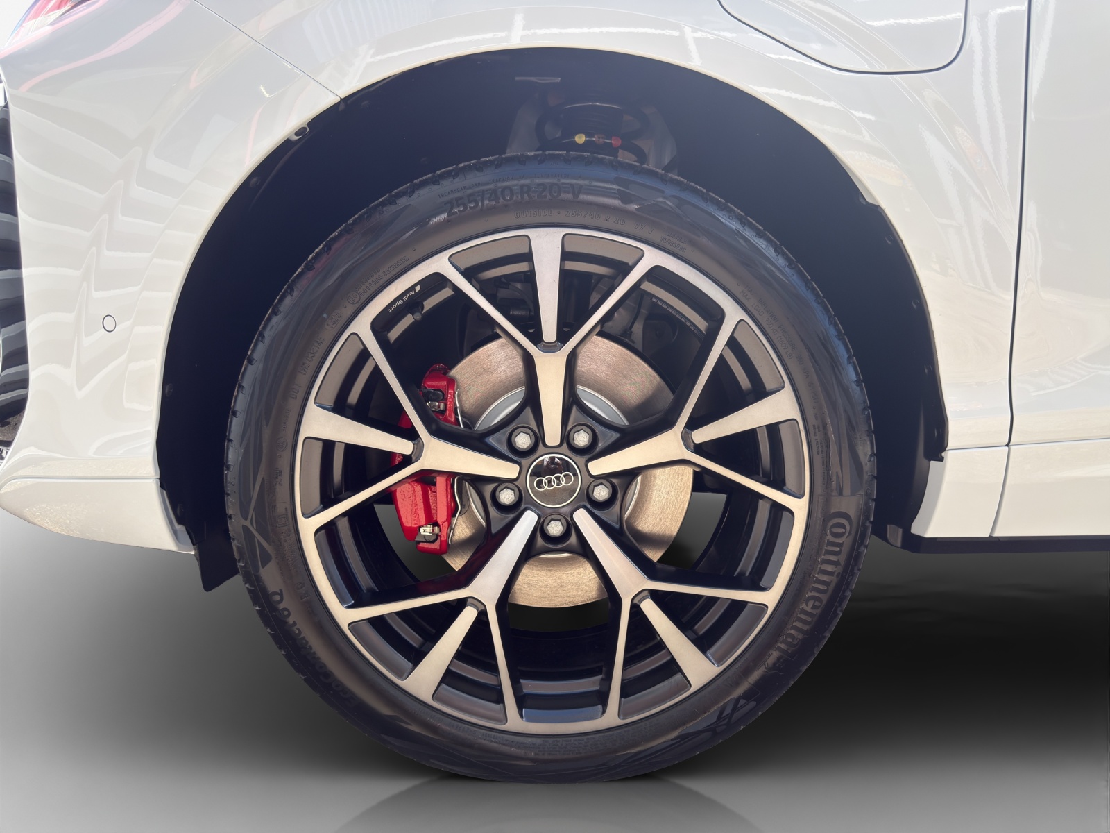 AUDI Q3 SUV e-hybrid 200 kW S tronig-image-2