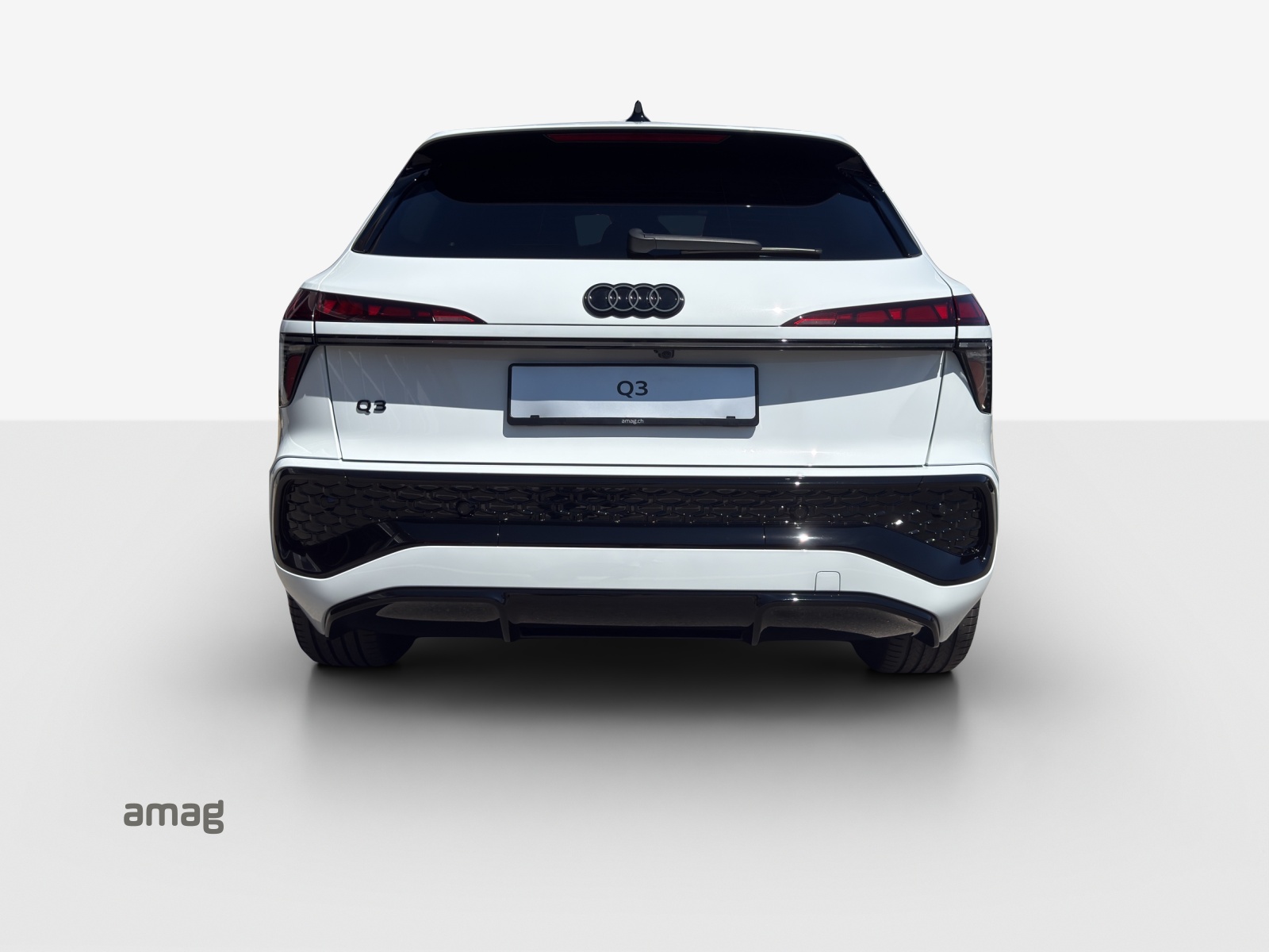 AUDI Q3 SUV e-hybrid 200 kW S tronig-image-4