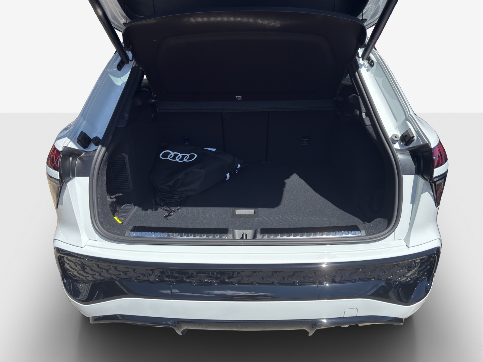 AUDI Q3 SUV e-hybrid 200 kW S tronig-image-5