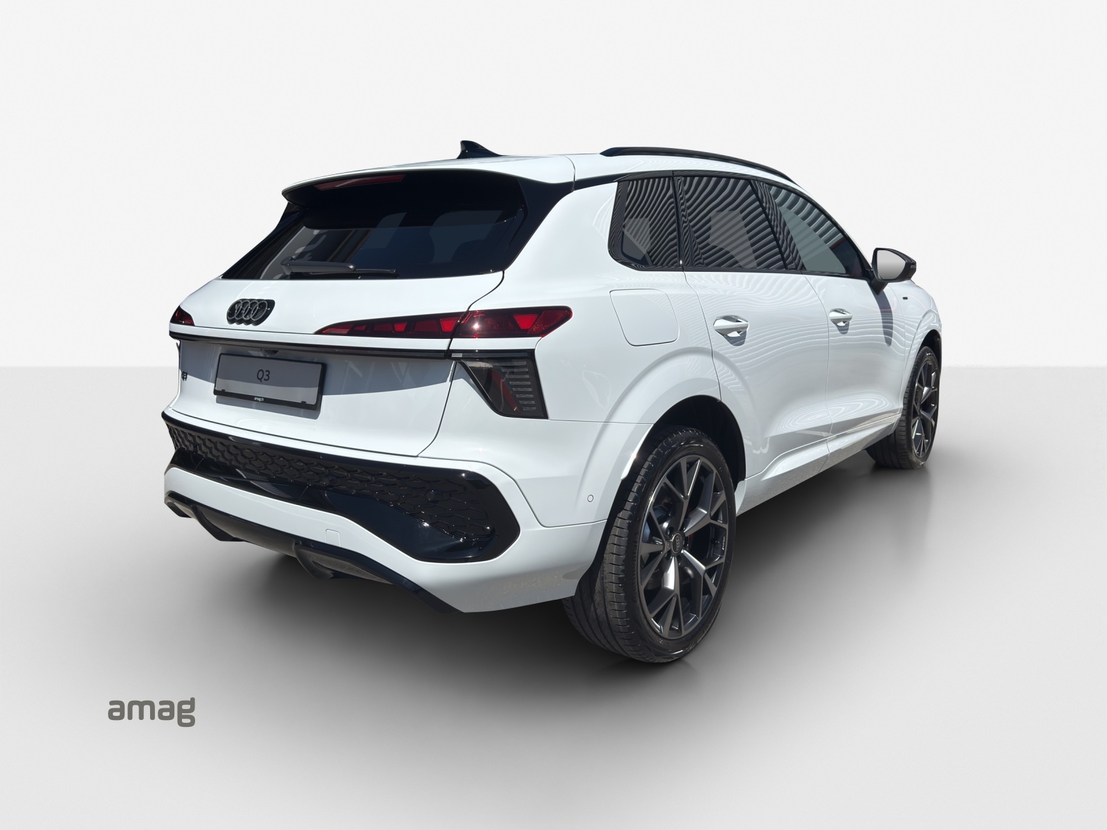 AUDI Q3 SUV e-hybrid 200 kW S tronig-image-6