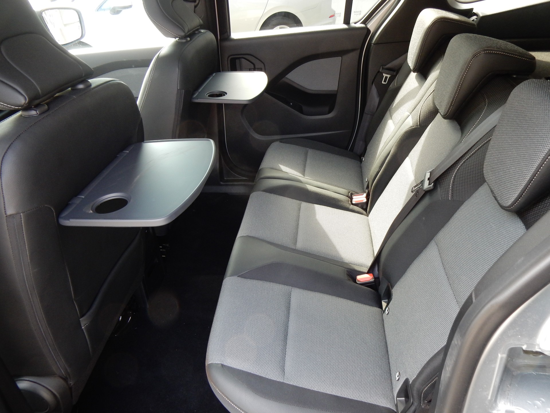 RENAULT GRAND KANGOO-image-5
