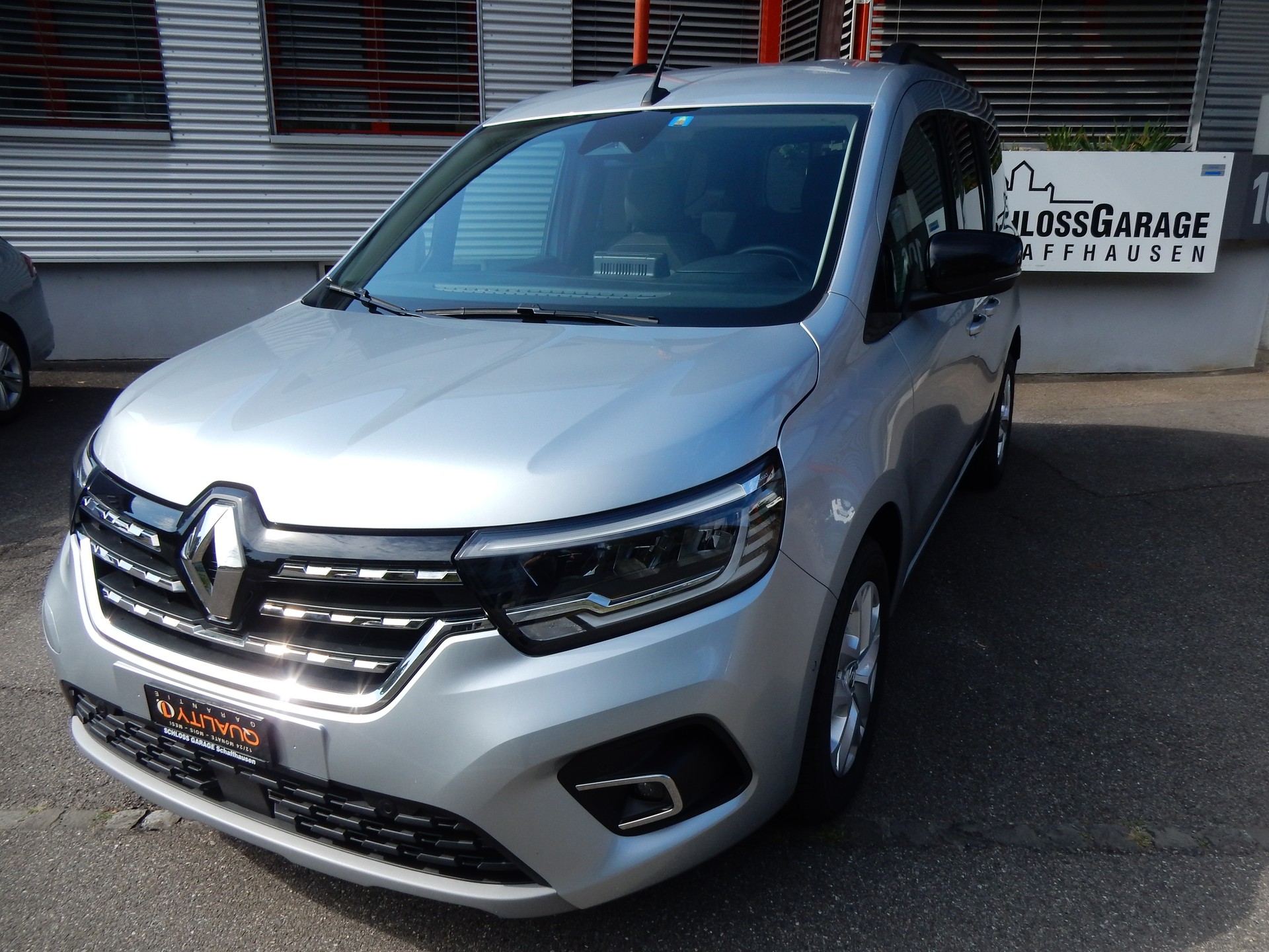 RENAULT GRAND KANGOO-image-15