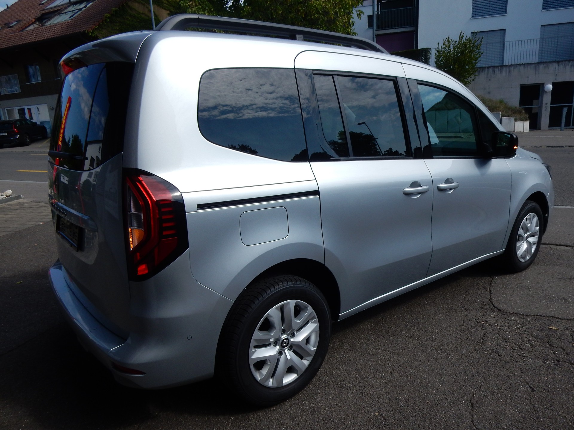RENAULT GRAND KANGOO-image-3