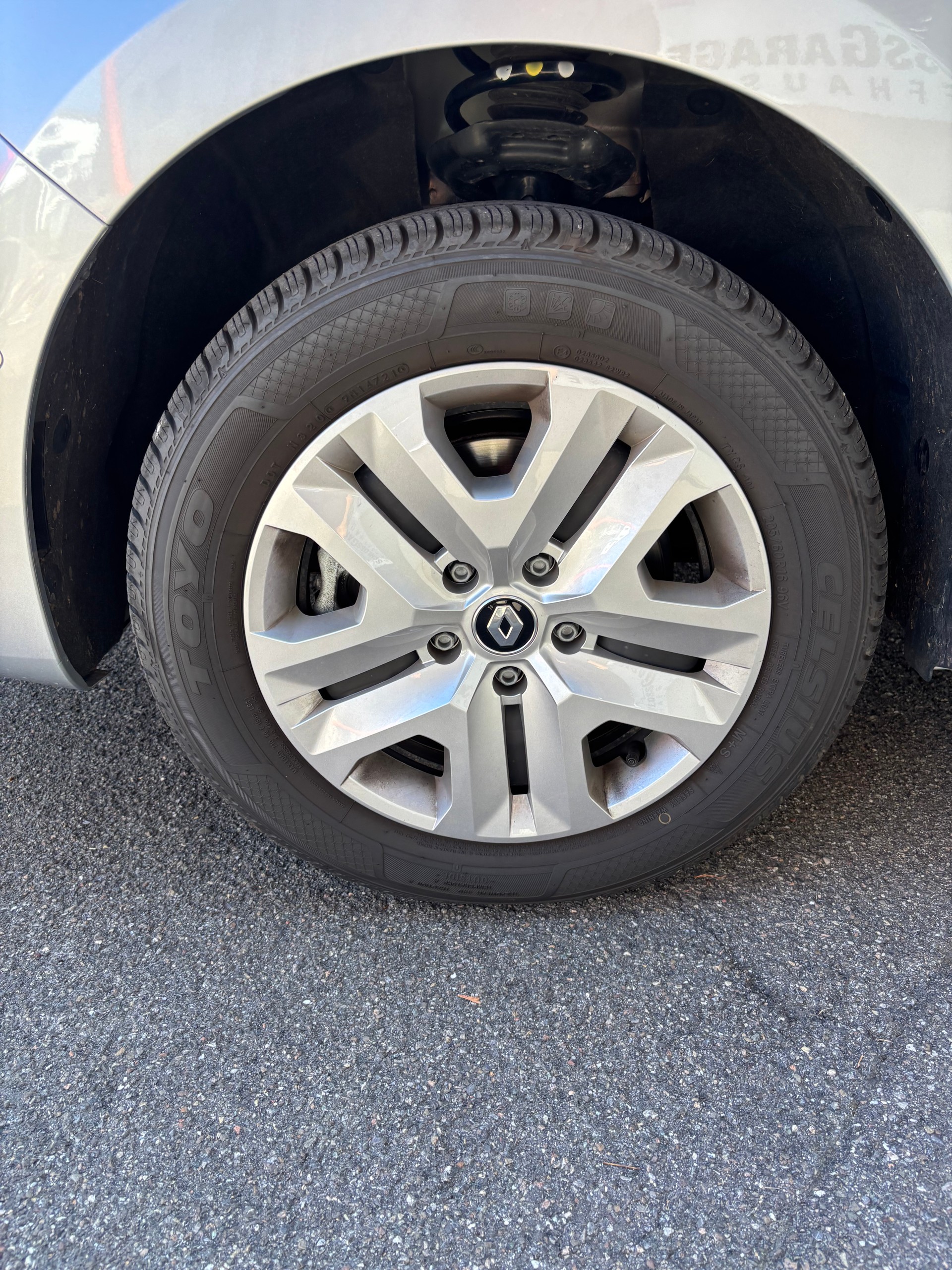 RENAULT Kangoo TCE 130 equilibre EDC-image-6
