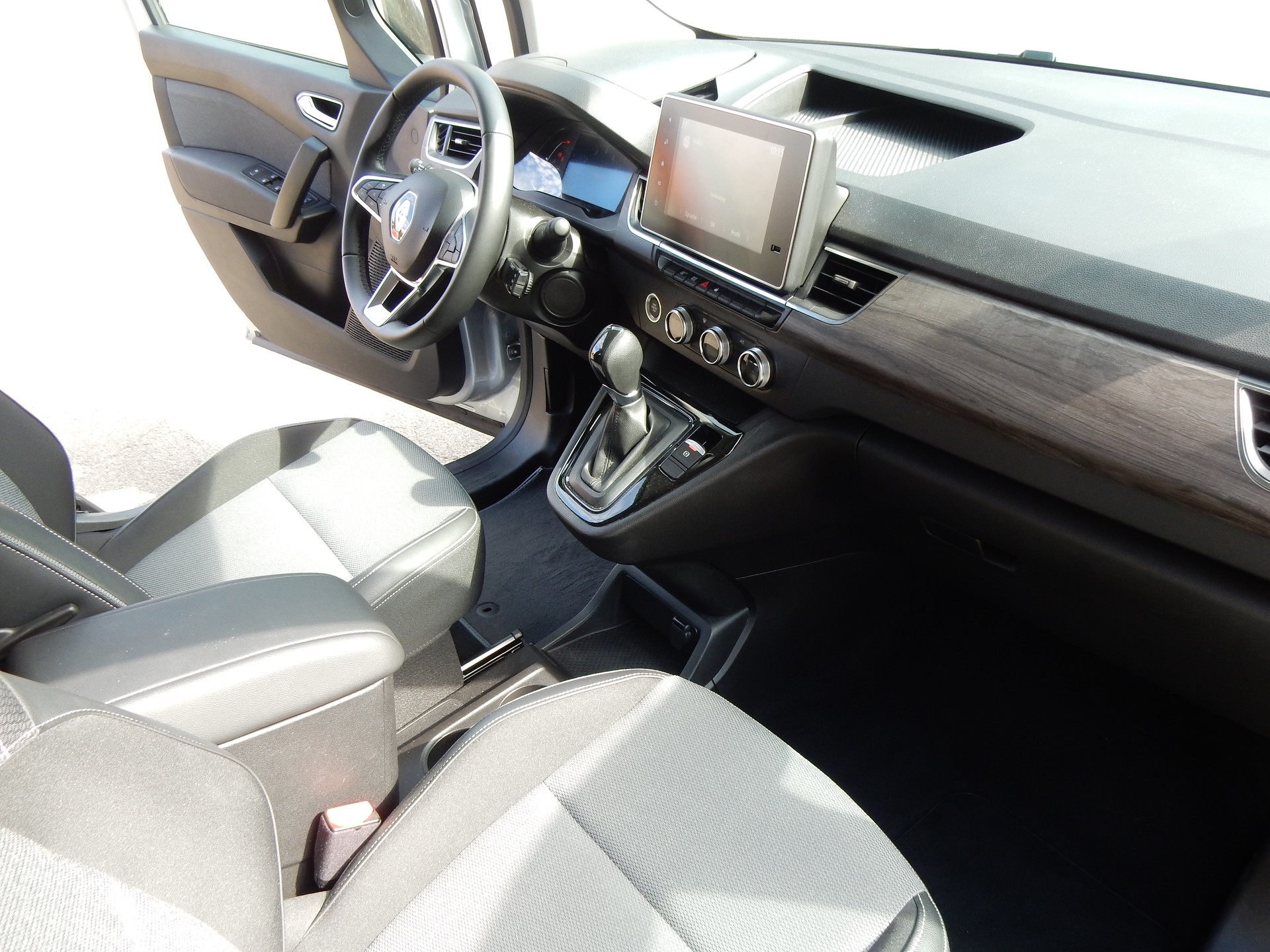 RENAULT GRAND KANGOO-image-7