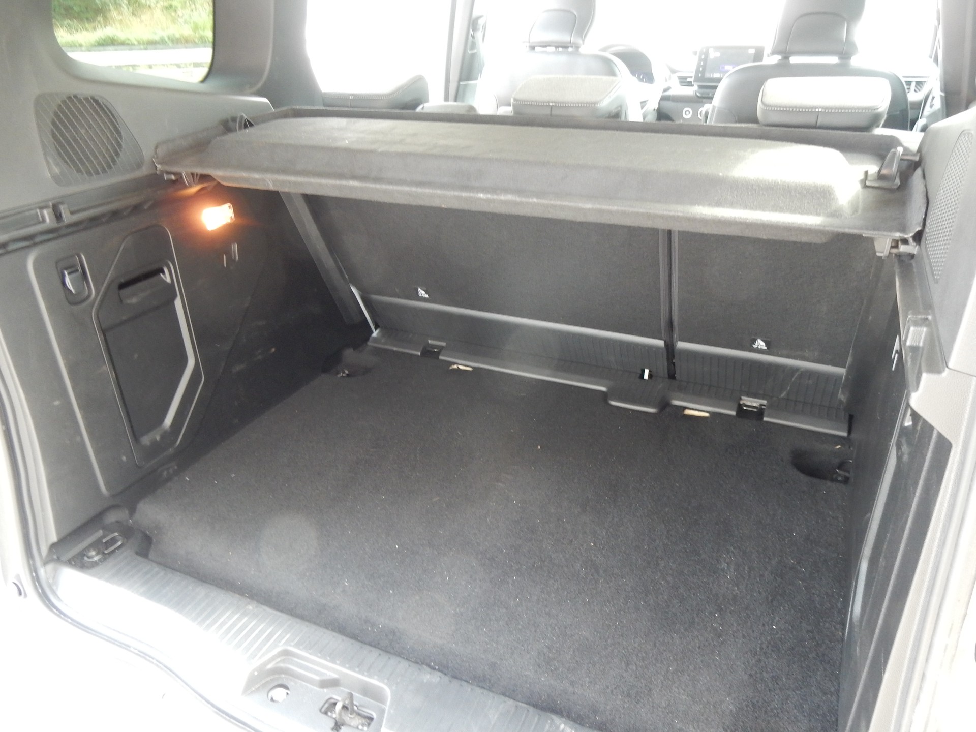 RENAULT GRAND KANGOO-image-6