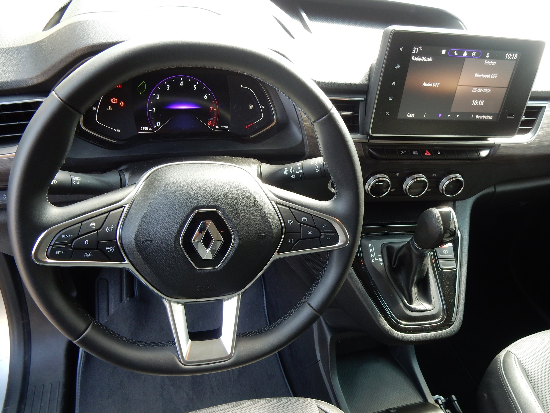 RENAULT GRAND KANGOO-image-14