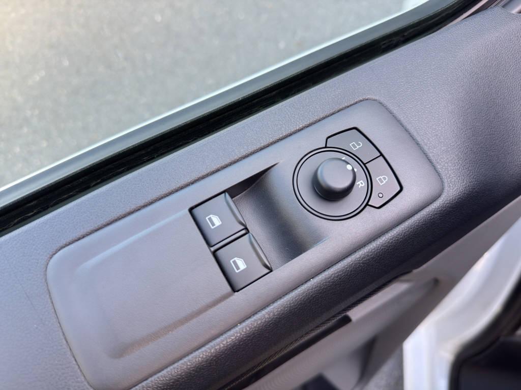 FORD Transit Custom Van 320 L1 2.5 PHEV-image-20