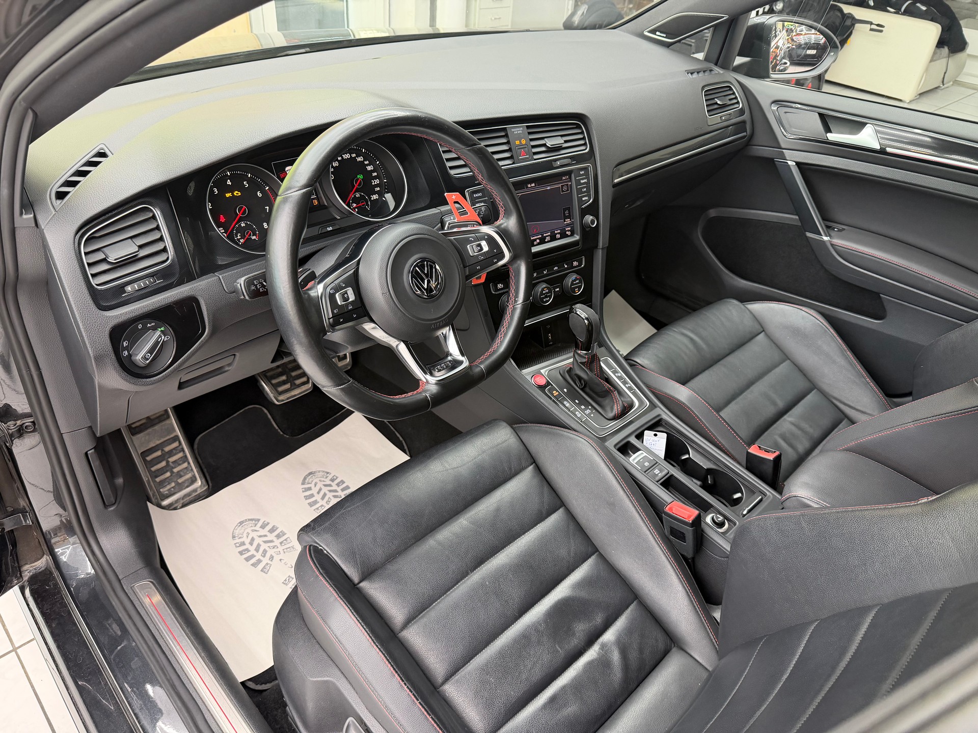 VW Golf VII 2.0 TSI GTI Performance DSG-image-11