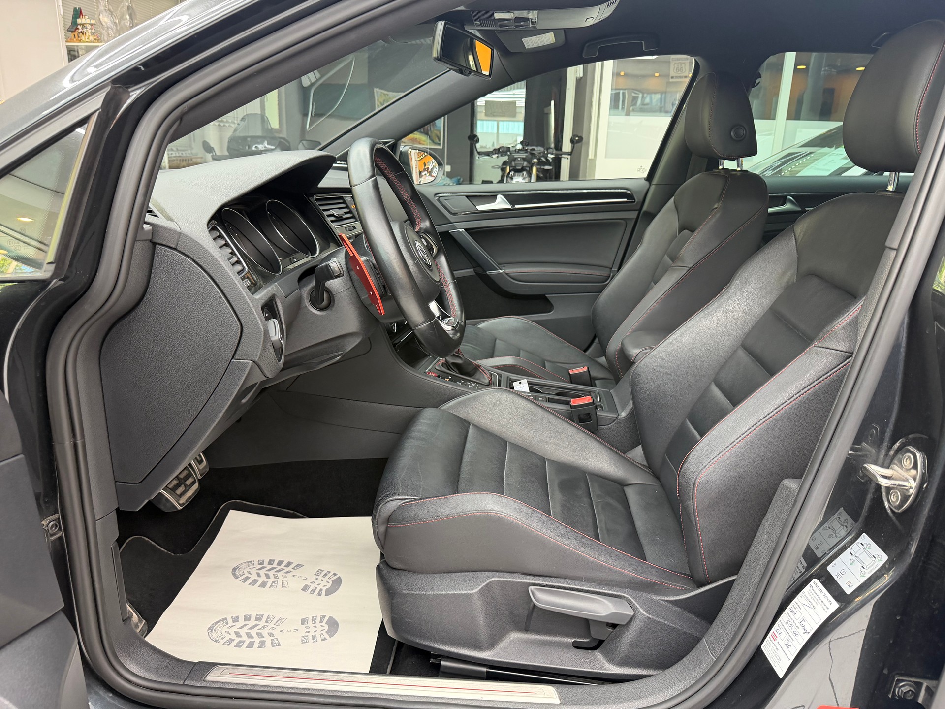 VW Golf VII 2.0 TSI GTI Performance DSG-image-12