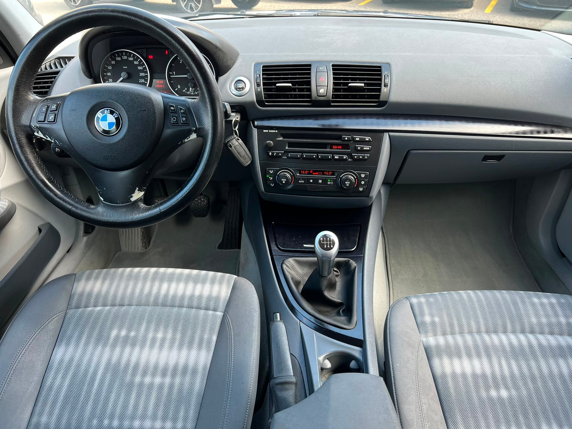 BMW 118d-image-8