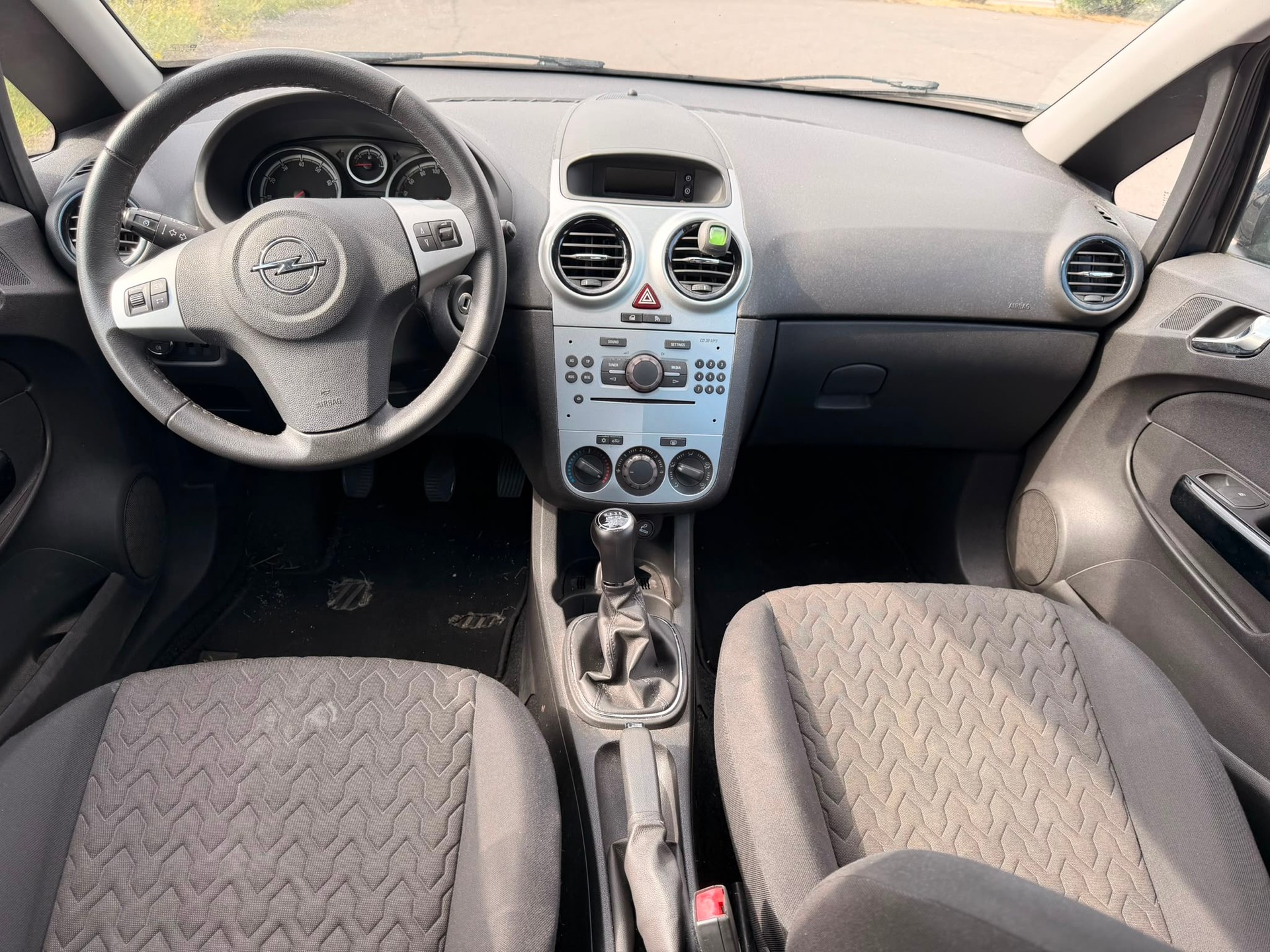 OPEL Corsa 1.2 TP Color Edition-image-4