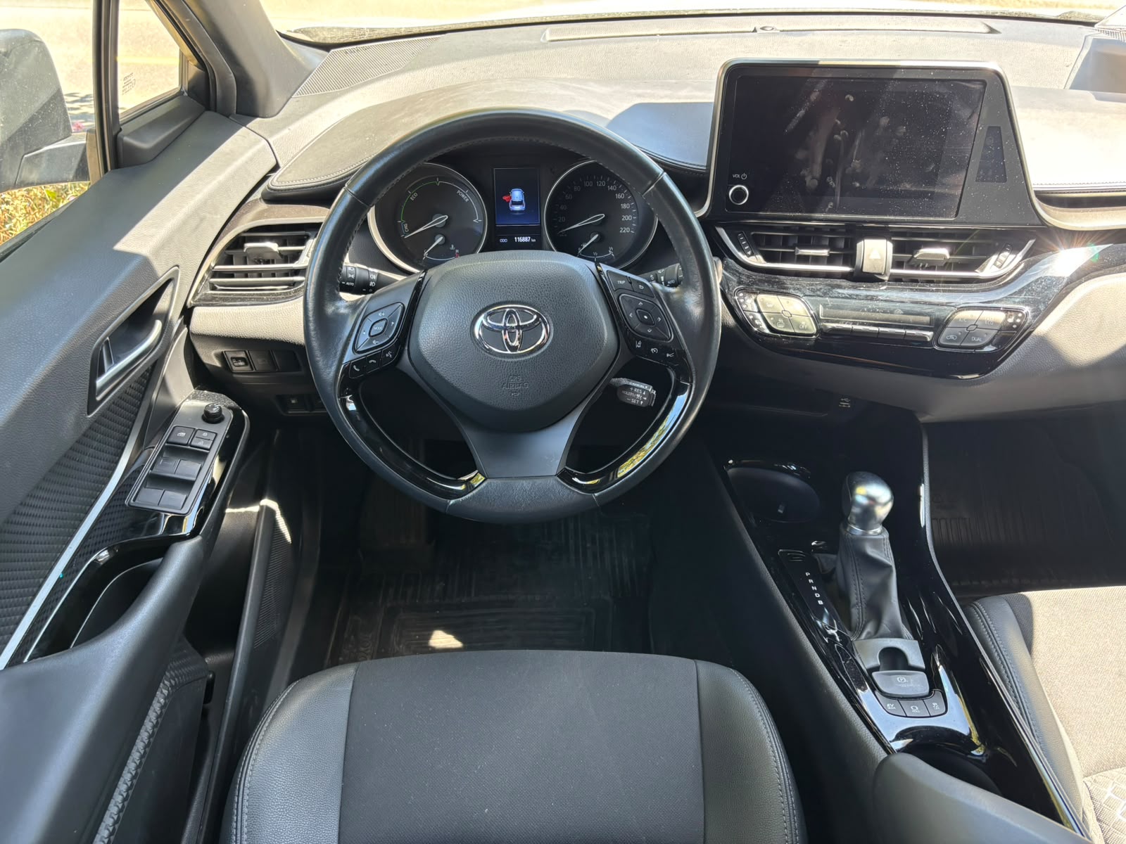 TOYOTA C-HR 1.8 HSD CVT Trend-image-3