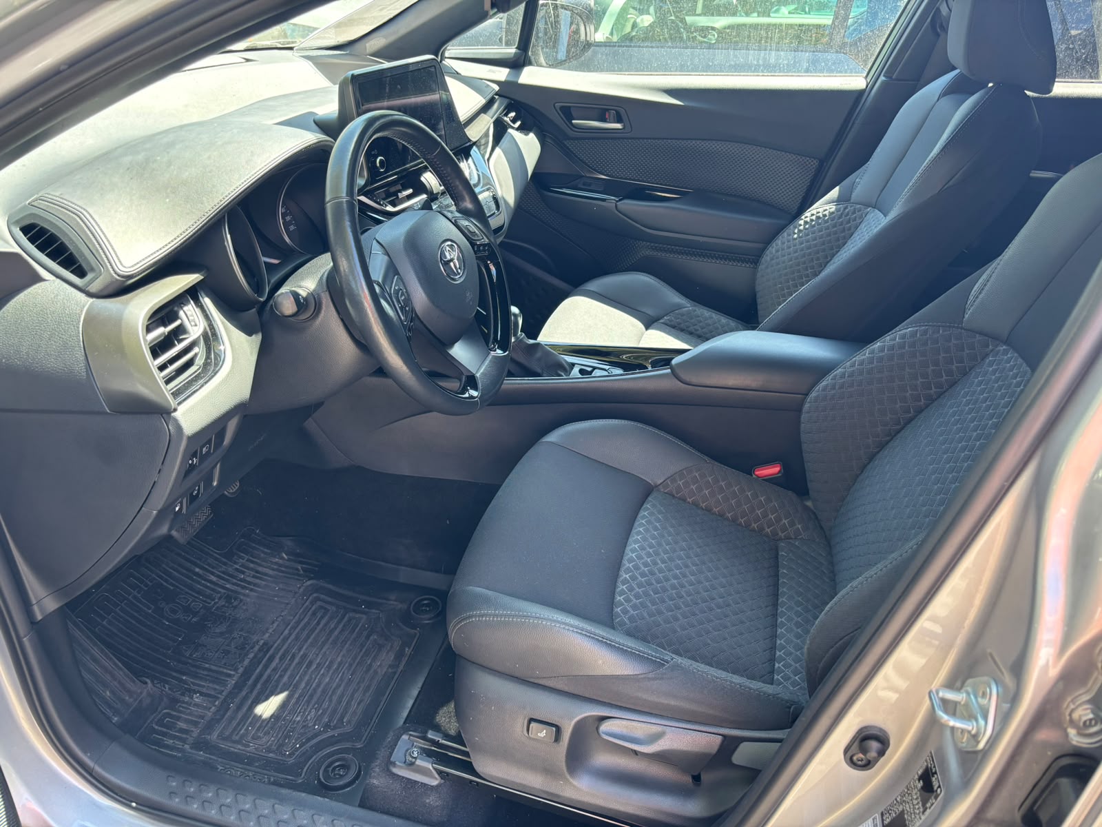 TOYOTA C-HR 1.8 HSD CVT Trend-image-2